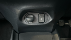 Toyota Yaris 1.5 VVT-i Design 5dr Petrol Hatchback